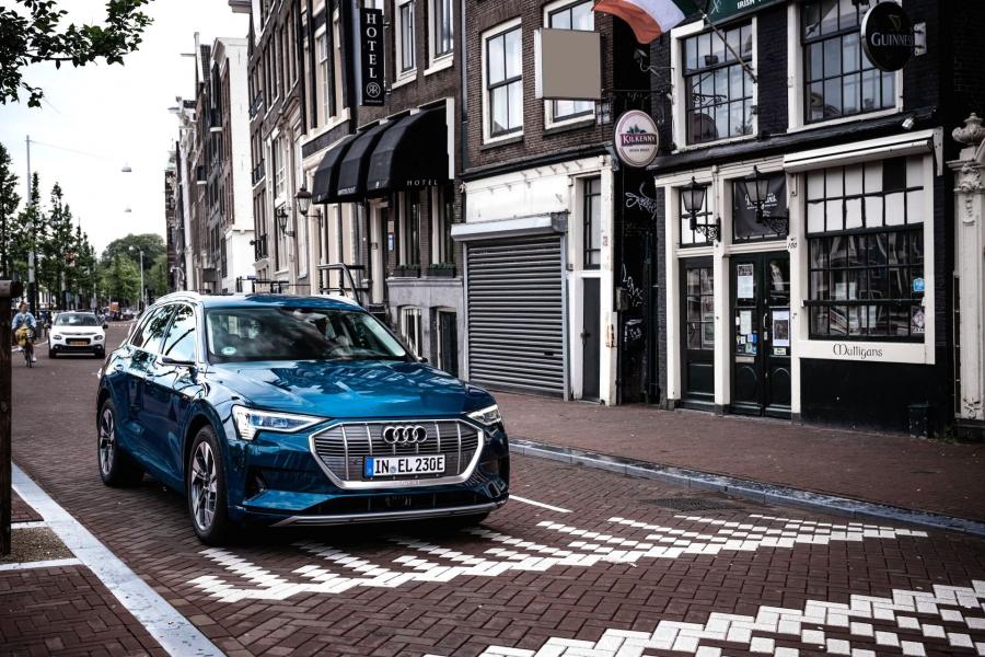  Audi e-tron 55 Quattro 2019 года  (WW) (фото 356 из 452)